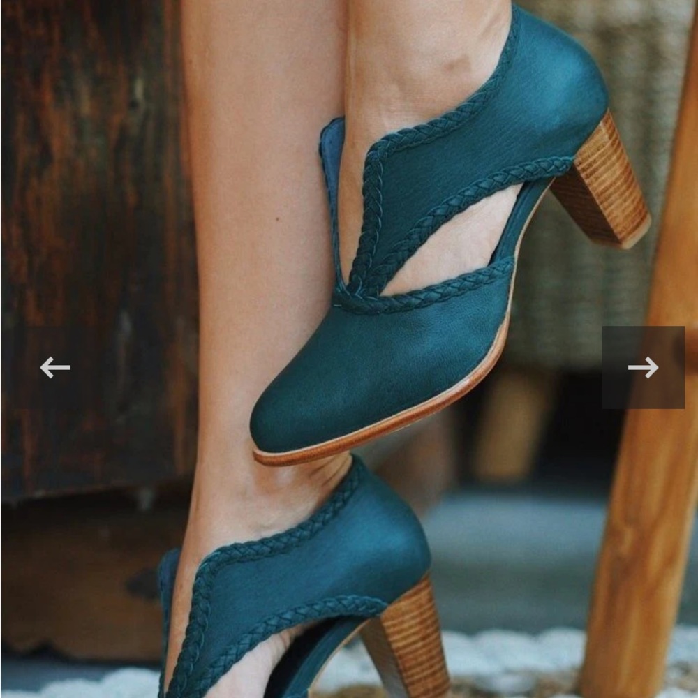 Size 10 Bali Elf Spirit Walker Booties in Emerald, worn once for a wedding